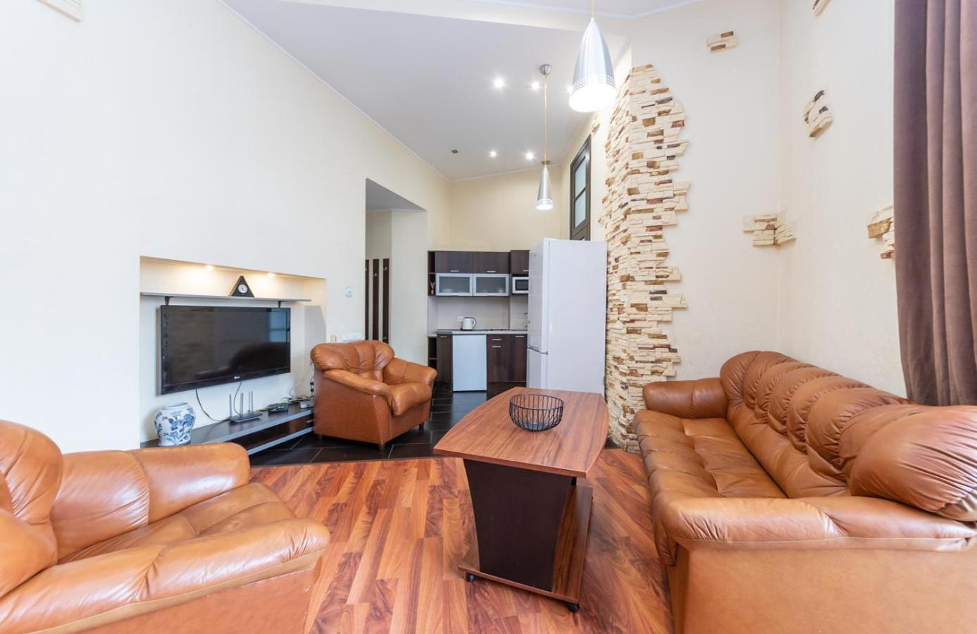 Comfortable Apartment On Mikhaylovskiy Lane キエフ エクステリア 写真