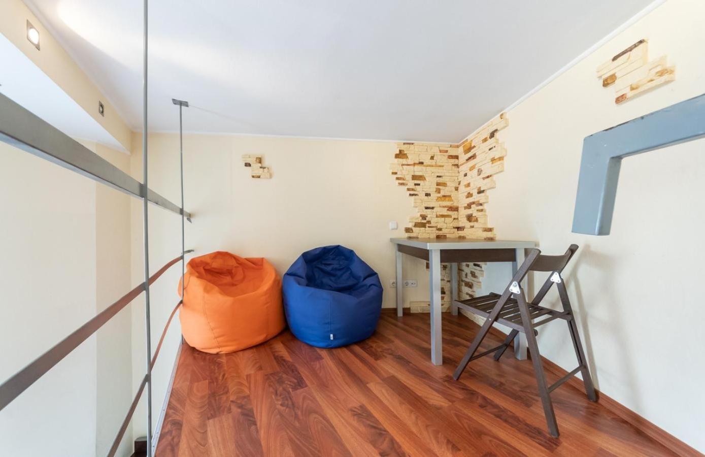 Comfortable Apartment On Mikhaylovskiy Lane キエフ エクステリア 写真