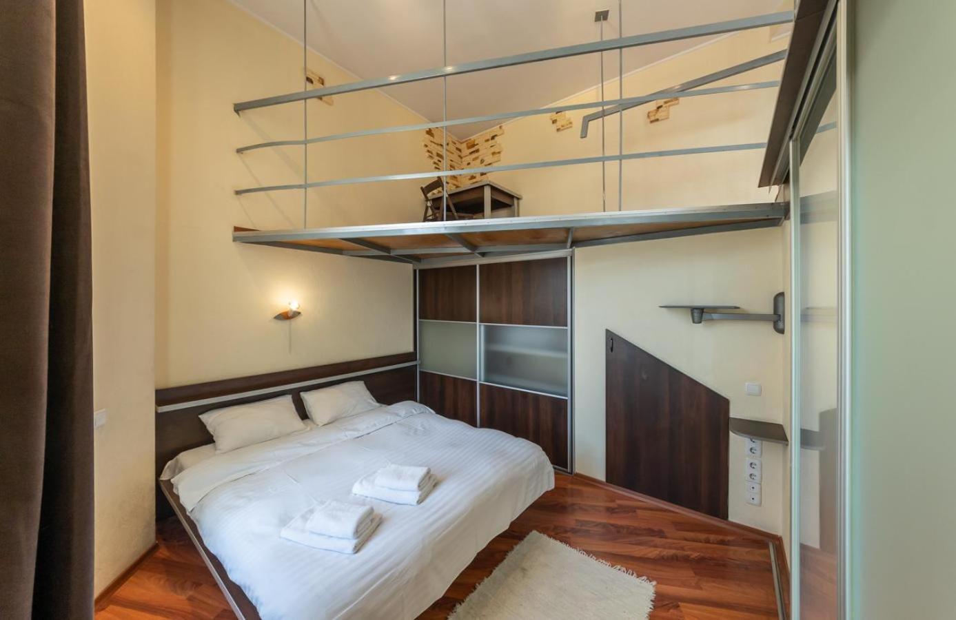 Comfortable Apartment On Mikhaylovskiy Lane キエフ エクステリア 写真