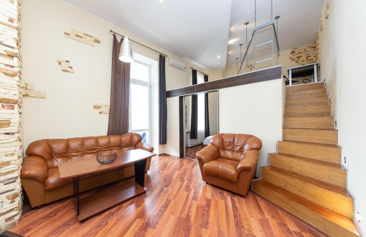Comfortable Apartment On Mikhaylovskiy Lane キエフ エクステリア 写真