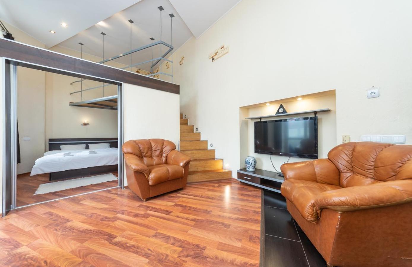Comfortable Apartment On Mikhaylovskiy Lane キエフ エクステリア 写真