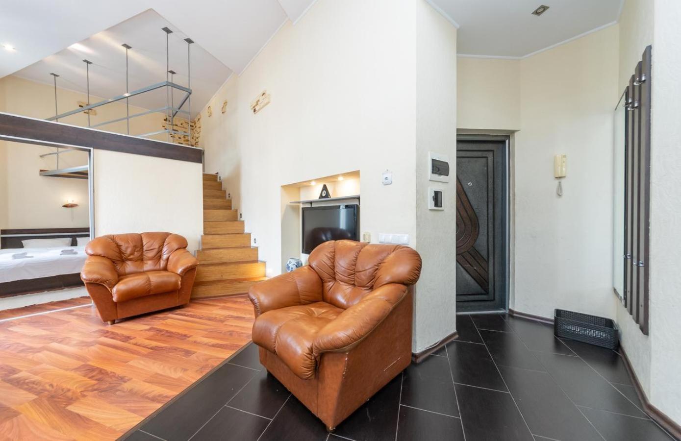 Comfortable Apartment On Mikhaylovskiy Lane キエフ エクステリア 写真