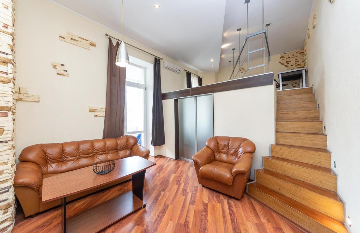 Comfortable Apartment On Mikhaylovskiy Lane キエフ エクステリア 写真
