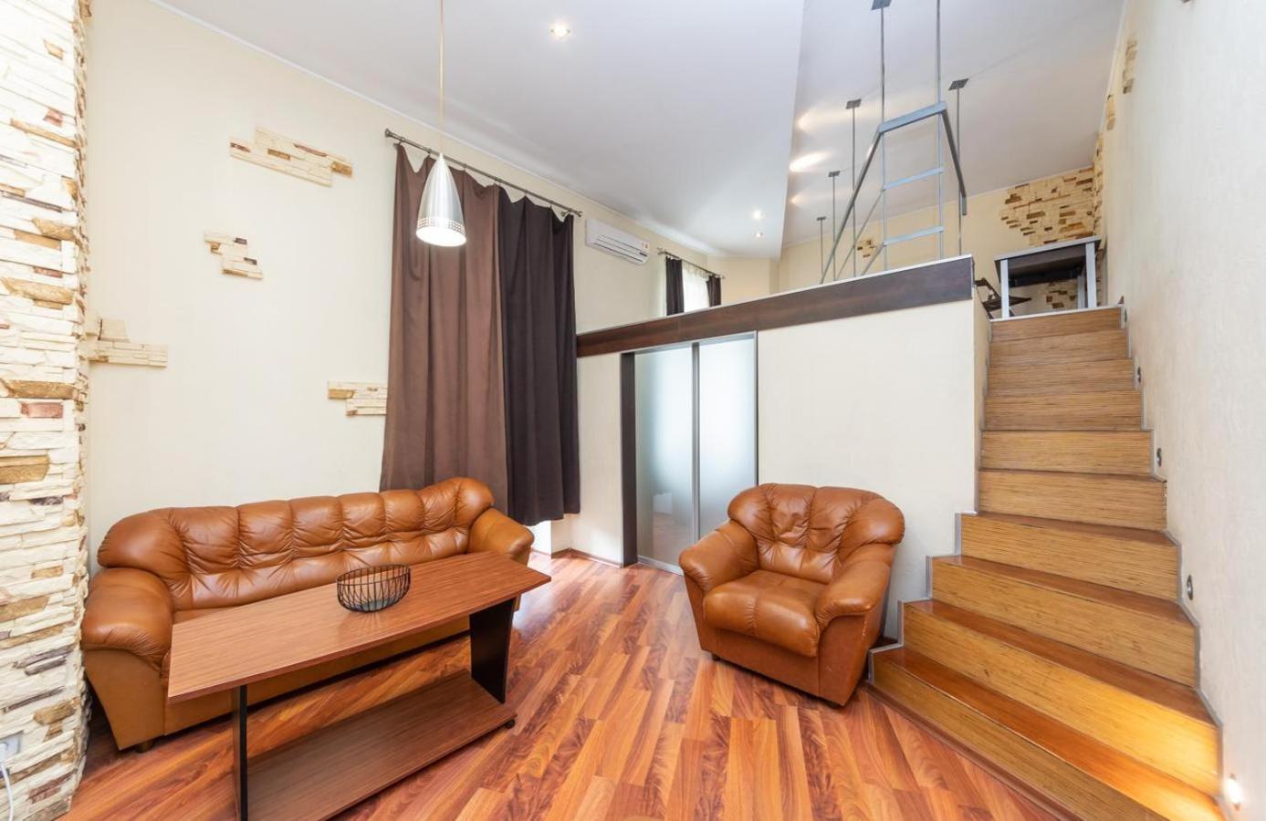 Comfortable Apartment On Mikhaylovskiy Lane キエフ エクステリア 写真