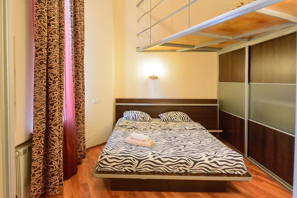 Comfortable Apartment On Mikhaylovskiy Lane キエフ エクステリア 写真